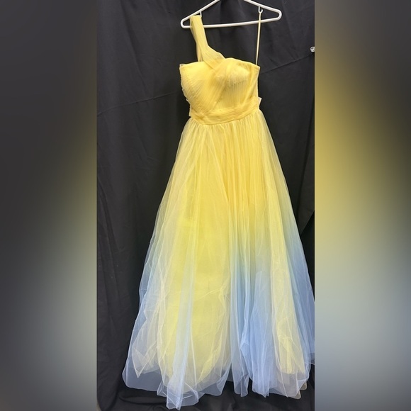 Mac Duggal Dresses & Skirts - Mac Duggal 20556 NWT One shoulder Strap Ombre Tulle Gown